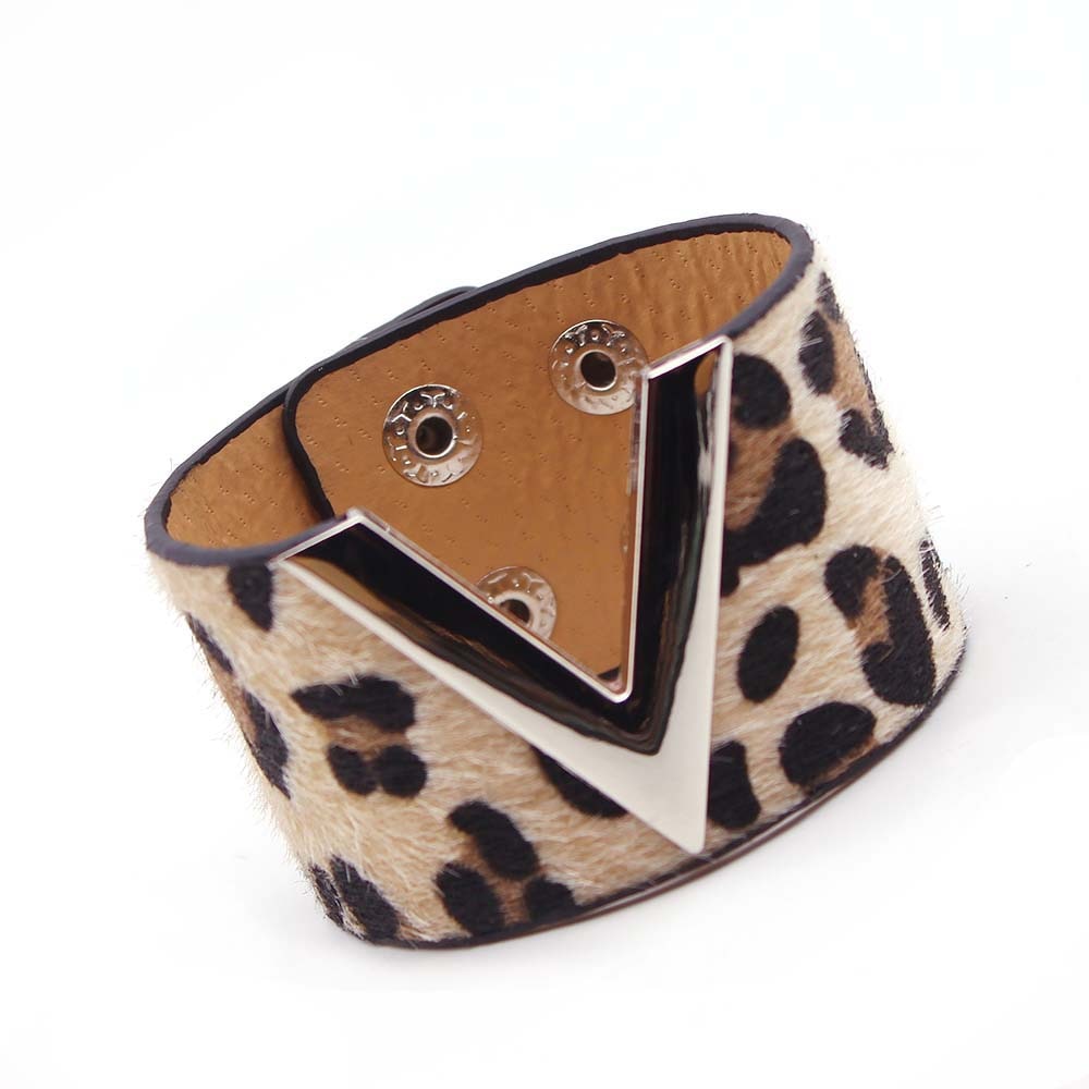 TOTABC Fashion Leopard Charm Leather Bracelets For Women Wristband  V Cuff Wrap Bracelets &amp; Bangles Femme Jewelry Gift